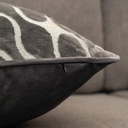 Yangest Silver Grey Square Throw Pillow Cover Wavy Velvet Cushion Cover Modern Zippered Pillowcase for Sofa Couch Bedroom Living Room Chair, 20 x 20 Inch