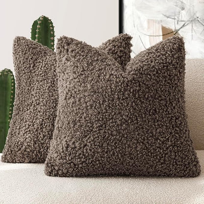 Foindtower 2 Pieces 20x20 Inch Chocolate, Faux Fur Throw Pillow Cover Accent Sherpa Pillow Fuzzy Soft Pillowcases Sheepskin Decorative Fleece Cushion Case for Bed Couch Living Room