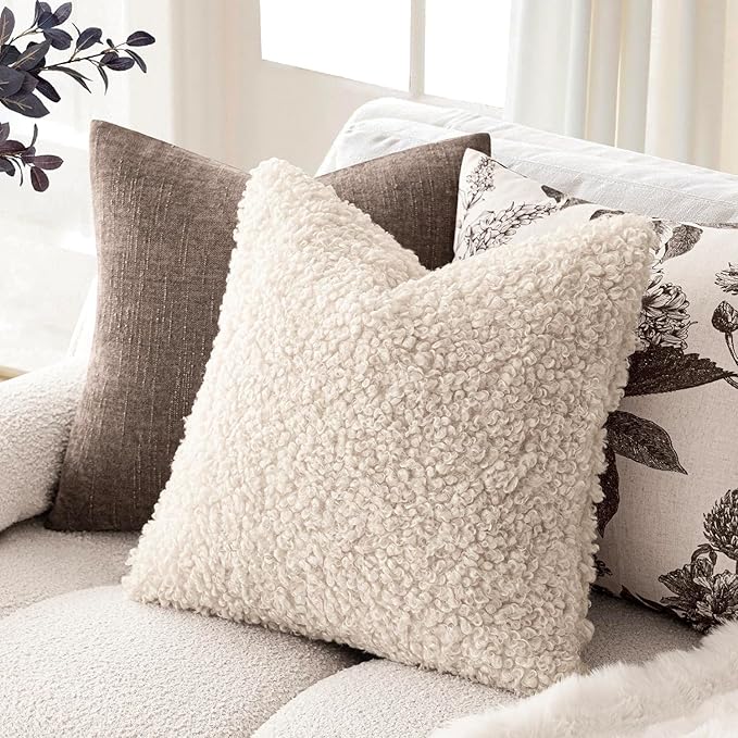 Foindtower 2 Pieces 22x22 Inch Cream Beige, Faux Fur Throw Pillow Cover Accent Sherpa Furry Pillow Covers Fuzzy Soft Pillowcases Cozy Sheepskin Decorative Fleece Cushion Case for Bed Couch Living Room
