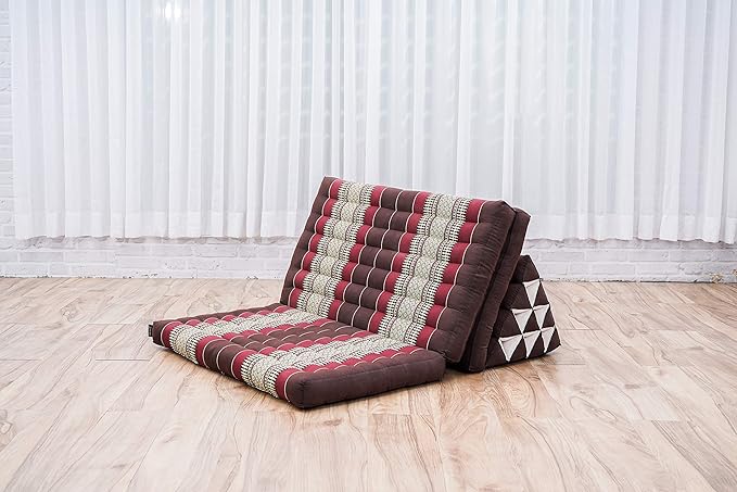 Leewadee 3-Fold Mat XXL with Triangle Cushion – Firm TV Pillow, Foldable Mattress with Cushion Made of Kapok, 67 x 31 inches, Brown Red
