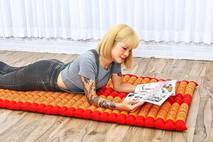 Leewadee - Foldable Floor Mattress - Japanese Roll Up Futon -Trifold Tatami Mat- Guest Floor Bed - Camping Mattress - Thai Massage Mat, Kapok Filled, 75 x 28 inches, Orange Red
