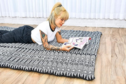 Leewadee - Foldable Floor Mattress - Japanese Roll Up Futon -Trifold Tatami Mat- Guest Floor Bed - Camping Mattress - Thai Massage Mat, Kapok Filled, 75 x 57 inches, Black