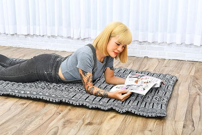 Leewadee - Foldable Floor Mattress - Japanese Roll Up Futon -Trifold Tatami Mat- Guest Floor Bed - Camping Mattress - Thai Massage Mat, Kapok Filled, 75 x 28 inches, Black